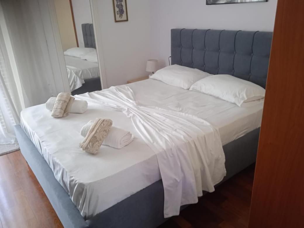 Vila N Dervishi Vlorë Екстериор снимка