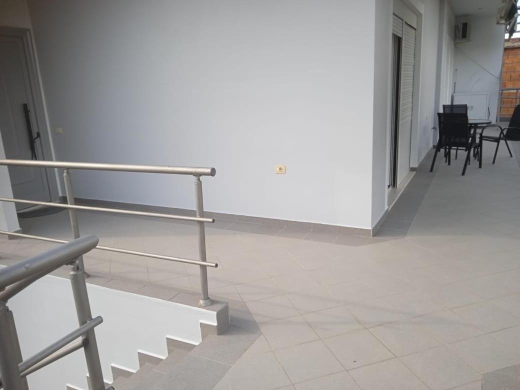 Vila N Dervishi Vlorë Екстериор снимка